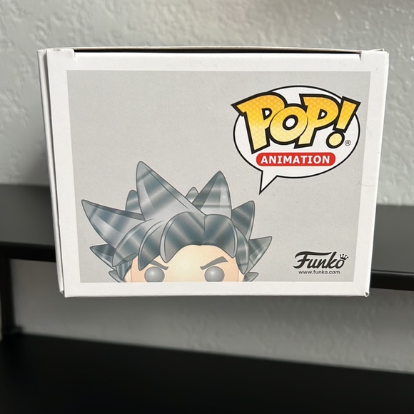 Goku Funko Pop - Picture 5 of 7